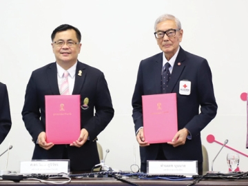 รับมือกับโรคอุบัติใหม่ : เตช บุนนาค เลขาธิการ สภากาชาดไทย และ ศ.ดร.วิเลิศ ภูริวัชร อธิการบดี จุฬาลงกรณ์มหาวิทยาลัย ร่วมลงนามความร่วมมือด้านการวิจัยและพัฒนา เพื่อยกระดับศักยภาพของประเทศในการ
ผลิตวัคซีนและยาชีววัตถุ ผสานองค์ความรู้และนวัตกรรมของสองสถาบันในการสร้างสรรค์นวัตกรรมทาง
การแพทย์ที่มีคุณภาพตามมาตรฐานสากล และสามารถเข้าถึงได้จริงสำหรับประชาชน ที่จุฬาลงกรณ์มหาวิทยาลัย

