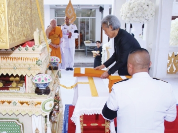 สมเด็จพระกนิษฐาธิราชเจ้า กรมสมเด็จพระเทพรัตนราชสุดาฯ สยามบรมราชกุมารี เสด็จพระราชดำเนินไปในการพระราชทานเพลิงศพ นางเมธ์วดี นวพันธ์ ผู้เคยตำรงตำแหน่งเป็น นายกสมาคมบัณฑิตสตรีทางกฎหมายแห่งประเทศไทยในพระบรมราชินูปถัมภ์, นายกสมาคมกีฬากอล์ฟสตรี ในพระบรมราชินูปถัมภ์ของสมเด็จพระนางเจ้ารำไพพรรณี พระบรมราชินี ในรัชกาลที่ 7 ณ เมรุ วัดมกุฏกษัตริยารามราชวรวิหาร เขตพระนคร กรุงเทพมหานคร เมื่อวันอาทิตย์ที่ 5 ตุลาคม 2568