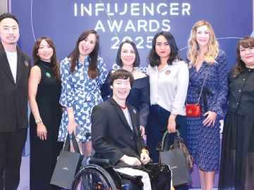 ต่อยอดครีเอเตอร์ไทย : วันชนะ จิตต์การงาน ประธานสมาคม Strategic Asia Marketing Alliance ประเทศไทย, ดร.คารีน โลหิตนาวี-ฟริกค์ และ กษมา เจตน์จรุงวงศ์ ร่วมเสวนาหัวข้อ “Rise Borderless, Scaling Creators and Brands Across ASEAN” ในงาน “Thailand Influencers Awards 2025”