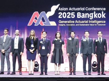 แบ่งปันความรู้และนวัตกรรม : นุสรา (อัสสกุล) บัญญัติปิยพจน์ นายกสมาคมประกันชีวิตไทย และ ประธานเจ้าหน้าที่บริหาร บมจ.ไทยสมุทรประกันชีวิต เปิดงาน “Asian Actuarial Conference 2025 (AAC 2025)” โดยมี สมาคมนักคณิตศาสตร์ประกันภัยแห่งประเทศไทย เป็นเจ้าภาพจัดงาน ภายใต้แนวคิด “Generative Actuarial Intelligence Insights, Innovations and Sustainable Value for Tomorrow” เป็นเวทีแลกเปลี่ยนความรู้และประสบการณ์ พร้อมร่วมกำหนดทิศทางอนาคตของวิชาชีพ โดยวิทยากรชั้นนำจากหลายประเทศ เพื่อให้สอดรับกับความเปลี่ยนแปลงอย่างรวดเร็วของเทคโนโลยีและภูมิทัศน์ทางธุรกิจ ที่ ศูนย์การค้าไอคอนสยาม