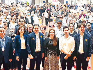 จัดการหนี้มีเงินออม : แอนศิริ วลัยกนก สส.เขตทุ่งครุ-ราษฎร์บูรณะ กรรมาธิการการเงินการคลัง สถาบันการเงิน และตลาดการเงิน ร่วมกับ ธนาคารออมสิน และ ธนาคารอาคารสงเคราะห์ นำโดย วราภรณ์ ภูษณรัตน์ ผอ.ฝ่ายนโยบายสินเชื่อ
ธุรกิจและภาครัฐ จัดสัมมนา “รู้ทันภัยไซเบอร์” ให้ความรู้ประชาชนชาวทุ่งครุราษฎร์บูรณะ โดยมี สมชาย จงพิพิธพร,
นพ.เรวัตร จงพิพิธพร, กิรติ จงพิพิธพร และ ปิยวัช รังผึ้ง ร่วมงาน ที่ มหาวิทยาลัยเทคโนโลยีพระจอมเกล้า (บางมด)