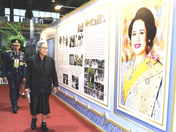 สมเด็จพระกนิษฐาธิราชเจ้า กรมสมเด็จพระเทพรัตนราชสุดาฯ สยามบรมราชกุมารี เสด็จพระราชดำเนินไปทรงเปิดการประชุม
วิชาการการพัฒนาเด็กและเยาวชนในถิ่นทุรกันดาร ตามพระราชดำริฯ ประจำปี 2568 ในหัวข้อ “70 พรรษามหามงคล เด็กและ
เยาวชน ร่วมสืบสานการเกษตร รักษ์สิ่งแวดล้อม” เพื่อเผยแพร่พระราชกรณียกิจของสมเด็จพระนางเจ้าสิริกิติ์ พระบรมราชินีนาถ
พระบรมราชชนนีพันปีหลวง ณ มหาวิทยาลัยกรุงเทพธนบุรี เมื่อวันจันทร์ที่ 24 พฤศจิกายน 2568 เวลา 08.55 น.