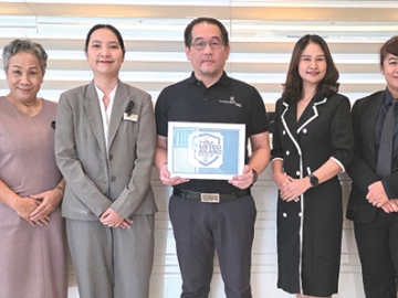 Trusted Thailand : สทาวุฒิ เสริมประเสริฐ ผจก.ทั่วไป โรงแรมแคนทารี 304 ปราจีนบุรี รับตราสัญลักษณ์รับรองด้านความปลอดภัยสำหรับนักท่องเที่ยว เพื่อสร้างความเชื่อมั่นและยกระดับมาตรฐานความปลอดภัยให้แก่นักท่องเที่ยวจากทั่วโลก
จาก การท่องเที่ยวแห่งประเทศไทย ที่ โรงแรมแคนทารี 304 จังหวัดปราจีนบุรี

