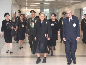 สมเด็จพระกนิษฐาธิราชเจ้า กรมสมเด็จพระเทพรัตนราชสุดาฯ สยามบรมราชกุมารี อุปนายิกาผู้อำนวยการสภากาชาดไทย นายกสภาสถาบันการพยาบาลศรีสวรินทิรา สภากาชาดไทย เสด็จพระราชดำเนินไปทรงเป็นประธานการประชุมสภาสถาบันการพยาบาลศรีสวรินทิรา สภากาชาดไทย ครั้งที่ 60 โดยมีระเบียบวาระต่างๆ อาทิ รายงานผลการดำเนินงานต่างๆ
ณ อาคารสิรินธรานุสรณ์ 60 พรรษา สถาบันการพยาบาลศรีสวรินทิรา เมื่อวันจันทร์ที่ 1 ธันวาคม 2568 เวลา 09.08 น.