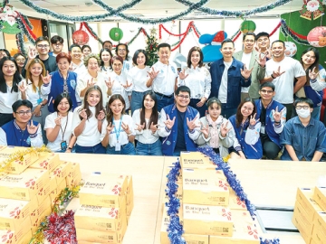 อวยพร...ออนไลน์ : นุสรา (อัสสกุล) บัญญัติปิยพจน์ ประธานเจ้าหน้าที่บริหาร บมจ.ไทยสมุทรประกันชีวิต จัดงาน
THANK YOU DAY 2025 ในรูปแบบ ONLINE เพื่อส่งพลังความรัก ความสุข และแทนคำขอบคุณให้ผู้บริหาร
และพนักงานทั่วประเทศ ที่รวมพลังความรัก มุ่งมั่น ทุ่มเท สร้างผลงานและความสำเร็จอันยิ่งใหญ่ตลอดปี
ที่ผ่านมา พร้อมอวยพรวันคริสต์มาสและวันขึ้นปีใหม่ 2569 พร้อมก้าวสู่ปีที่ 77 ของ OCEAN LIFE ไทยสมุทร