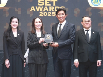 เป็นเลิศด้านนักลงทุนสัมพันธ์ : นภารัตน์ ศรีวรรณวิทย์ ประธานเจ้าหน้าที่บริหาร การเงิน กลุ่มงานการเงินการบัญชี และกลุ่มธุรกิจโรงแรมและสำนักงาน บมจ.เซ็นทรัลพัฒนา รับรางวัล Outstanding Investor Relations ในกลุ่ม Business Excellence เป็นครั้งที่ 5 งาน SET Awards 2025 จัดโดย ตลาดหลักทรัพย์แห่งประเทศไทย