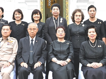 บำเพ็ญกุศล : พล.อ.อ.ชลิต พุกผาสุข องคมนตรี เป็นประธานในพิธีบำเพ็ญกุศลอุทิศถวาย พระวรวงศ์เธอ พระองค์เจ้าสุทธสิริโสภา และพระวรวงศ์เธอ พระองค์เจ้าวิมลฉัตร อดีตประธานมูลนิธิร่วมจิตต์น้อมเกล้าฯ เพื่อเยาวชน ในพระบรมราชินูปถัมภ์ เพื่อรำลึกในพระกรุณาของทั้งสองพระองค์ที่ทรงมีต่อมูลนิธิฯ และเยาวชนผู้ยากไร้ด้อยโอกาสทั่วประเทศ โดยมี ม.ร.ว.พร้อมฉัตร สวัสดิวัตน์, อรรษิษฐ์ สัมพันธรัตน์, ผศ.ดร.
พรทิพย์ พุกผาสุข, ดร.อารยา อรุณานนท์ชัย เป็น อาทิ เข้าร่วมในพิธี ณ พระอุโบสถ วัดราชบพิธสถิตมหาสีมาราม เขตพระนคร กรุงเทพมหานคร