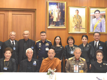 ถวายเป็นพระราชกุศล พล.อ.อ.ชลิต พุกผาสุข องคมนตรี เป็นประธานการประชุมคณะกรรมการโครงการบรรพชาอุปสมบทหมู่ เพื่อน้อมอุทิศถวายพระราชกุศล
แด่ สมเด็จพระนางเจ้าสิริกิติ์ พระบรมราชินีนาถ พระบรมราชชนนีพันปีหลวง องค์พระบรมราชินูปถัมภ์ มูลนิธิร่วมจิตต์น้อมเกล้าฯ โดยมี ม.ร.ว.พร้อมฉัตร สวัสดิวัตน์, สวัสดิ์ หอรุ่งเรือง, อัญชลี ชวนิชย์, โชตินรินทร์ เกิดสม, พล.ต.อ.นิสสัย บุญศิริ, พล.ต.ท.อรรถกฤษณ์ ธารีฉัตร, พล.อ.ท.แมนสรวง สุวรรณ, ดร.พรชัย มงคลวนิช และผู้แทนจากหน่วยงานต่างๆ เข้าร่วมประชุมด้วย ณ ทำเนียบองคมนตรี พระราชอุทยานสราญรมย์ เขตพระนคร กรุงเทพมหานคร