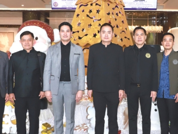 ส่งเสริมการปลูกป่า : อนัคพล อิงคะกุล รองประธานกรรมการบริหาร มิราเคิล กรุ๊ป ต้อนรับ นิกร ศิรโรจนานนท์ อธิบดีกรมป่าไม้ ในพิธีเปิดการสัมมนา “การพัฒนาศักยภาพบุคลากรเพิ่มประสิทธิภาพและพัฒนางานด้านการเพาะชำกล้าไม้และการฟื้นฟูพื้นที่ป่าไม้” จัดโดย สนง.ส่งเสริมการปลูกป่า ที่โรงแรมมิราเคิล แกรนด์ คอนเวนชั่น