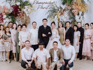 ทองแผ่นเดียวกัน : สนั่น อังอุบลกุล ประธานกรรมการหอการค้าไทย และสภาหอการค้าแห่งประเทศไทย พร้อมด้วย คุณหญิงณัฐิกา อังอุบลกุล เป็นประธานในงานฉลองมงคลสมรสระหว่าง พรไพสิน วงศ์คำภู และ พริษฐ์ ชอบงาม โดยมี ดร.กฤษณะ วจีไกรลาส และชาวหอการค้าไทย ร่วมงาน ที่ ลาโนเวียสตูดิโอ นนทบุรี