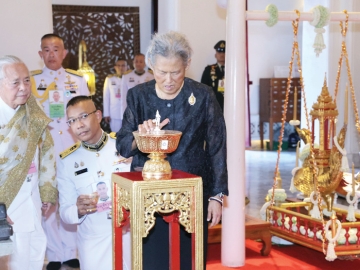 สมเด็จพระกนิษฐาธิราชเจ้า กรมสมเด็จพระเทพรัตนราชสุดาฯ สยามบรมราชกุมารี เสด็จพระราชดำเนินไปในการพระราชพิธีตรียัมพวาย-ตรีปวาย เป็นการพระราชพิธีประจำ เพื่อบูชาสรรเสริญพระอิศวร
พระนารายณ์ และพระพรหม เนื่องในโอกาสทรงเจริญพระชนมายุ 70 พรรษา 2 เมษายน 2568 ณ เทวสถาน
สำหรับพระนคร (โบสถ์พราหมณ์) เขตพระนคร กรุงเทพมหานคร เมื่อวันอาทิตย์ที่ 4 มกราคม 2569 เวลา 12.55 น.