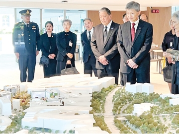 สมเด็จพระกนิษฐาธิราชเจ้า กรมสมเด็จพระเทพรัตนราชสุดาฯ สยามบรมราชกุมารี เสด็จพระราชดำเนินไปทอดพระเนตรการดำเนินงานของสถาบันเทคโนโลยีแห่งสิงคโปร์ (Singapore Institute of Technology) เป็นมหาวิทยาลัยรัฐบาลอิสระที่เน้นการเรียนรู้แบบประยุกต์และภาคอุตสาหกรรม (Applied Learning) ตั้งอยู่ที่เขตดิจิทัลพงโกล (Punggol Digital District) เมื่อวันพุธที่ 7 มกราคม 2569 เวลา 13.30 น.