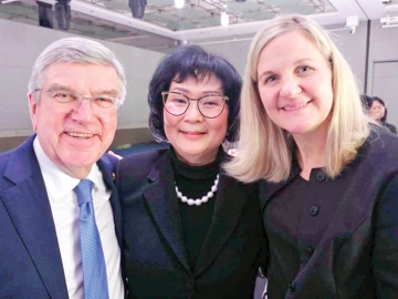 โอลิมปิก 2026 : คุณหญิงปัทมา ลีสวัสดิ์ตระกูล กรรมการคณะกรรมการโอลิมปิกสากล (ไอโอซี) ร่วมประชุมกับ
เคิร์สตี โคเวนทรี ประธาน ไอโอซี และ โธมัส บาค ประธาน ไอโอซี กิตติศักดิ์ตลอดชีพ ที่สำนักงานใหญ่ไอโอซี
เมืองโลซานน์ สมาพันธรัฐสวิส เพื่อติดตามความคืบหน้าของงานมหกรรมกีฬาโอลิมปิก ฤดูหนาว ครั้งที่ 25 “มิลาโน-
กอร์ตีนา 2026” ระหว่างวันที่ 6-22 กุมภาพันธ์ 2569 ที่เมืองมิลานและเมืองกอร์ตีนาดัมเปซโซ สาธารณรัฐอิตาลี