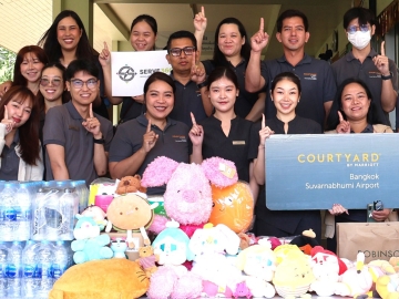 “Sharing Smiles, Sharing Hearts” : รัตพร แนมน้อย ผอ.ฝ่ายวิศวกรรม และ กฤติยาพร ชัยประภา ผจก.ฝ่ายความยั่งยืน โรงแรมคอร์ทยาร์ด บาย แมริออท
กรุงเทพฯ สุวรรณภูมิ แอร์พอร์ต พร้อมพนักงาน เลี้ยงอาหารและมอบสิ่งของจำเป็นให้แก่เด็กผู้ด้อยโอกาสและเด็กพิการ ที่ สถานสงเคราะห์เด็กบ้านคามิลเลียน