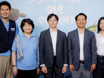 ฉลองวันการศึกษาโลก : มร.โยชิทาเกะ วากากุวะ ประธานเจ้าหน้าที่บริหาร บจก.
ยูนิโคล่ (ประเทศไทย) ร่วมกับ ยูเนสโก กรุงเทพฯ และกรุงเทพมหานคร
เปิดนิทรรศการดิจิทัลเสมือนจริงส่งเสริมความรู้ด้านมหาสมุทรและการอนุรักษ์ทะเลแก่
เยาวชน เพื่อเปิดโอกาสในการสำรวจระบบนิเวศทางทะเล มุ่งสู่การอนุรักษ์อย่างยั่งยืน