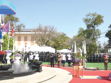 สมเด็จพระกนิษฐาธิราชเจ้า กรมสมเด็จพระเทพรัตนราชสุดาฯ สยามบรมราชกุมารี เสด็จพระราชดำเนินไปทรงเปิดพระราชานุสาวรีย์ สมเด็จ
พระมหิตลาธิเบศร อดุลยเดชวิกรม พระบรมราชชนก “พระบิดาแห่งการแพทย์แผนปัจจุบันของไทย” และ “พระบิดาแห่งการสาธารณสุขไทย”
ทรงยืนคู่สมเด็จพระศรีนครินทราบรมราชชนนี “พระมารดาแห่งการสาธารณสุขไทย” และ “พระมารดาแห่งการทันตแพทย์ไทย” และทรงเปิด
พิพิธภัณฑ์หมอเจ้าฟ้า ณ โรงพยาบาลแมคคอร์มิค อำเภอเมืองเชียงใหม่ จังหวัดเชียงใหม่ เมื่อวันพฤหัสบดีที่ 22 มกราคม 2569 เวลา 12.51 น.