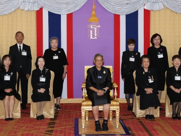 สมเด็จพระกนิษฐาธิราชเจ้า กรมสมเด็จพระเทพรัตนราชสุดาฯ สยามบรมราชกุมารี เสด็จพระราชดำเนินไปทรงเปิดการประชุมวิชาการ “วิสัญญีแพทย์แห่งเอเชียและออสเตรเลีย ครั้งที่ 17” ในหัวข้อ “ศิลป์แห่งศาสตร์ แนวโน้มในอนาคตของวิสัญญีวิทยา” เพื่อส่งเสริมความร่วมมือ แบ่งปัน
ความรู้ และร่วมกำหนดทิศทางในอนาคตของวงการวิสัญญีวิทยา ซึ่งประเทศไทยเป็นเจ้าภาพจัดครั้งที่ 2 โดยราชวิทยาลัยวิสัญญีแพทย์แห่งประเทศไทย ณ โรงแรมเซ็นทารา แกรนด์ และบางกอกคอนแวนชัน เซ็นเตอร์ กรุงเทพมหานคร เมื่อวันศุกร์ที่ 6 กุมภาพันธ์ 2569 เวลา 08.40 น.