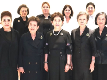 กึ่งศตวรรษ สสธวท : คุณหญิงณัฐิกา วัธนเวคิน ประธานสหพันธ์สมาคมสตรีนักธุรกิจและวิชาชีพแห่งประเทศไทย ในพระบรมราชินูปถัมภ์ (สสธวท) จัดประชุมเตรียมจัดงาน 50 ปี สสธวท และ 10 ปี เครือข่าย
ผู้ประกอบการสตรีอาเซียนประเทศไทย โดยมี จรรย์สมร วัธนเวคิน, จตุพร ลิ้มปิยะศรีสกุล, ม.ล.ปรียาพรรณ
ศรีธวัช, ฐิตินันท์ วัธนเวคิน และ วรรณวิภา เหราบัตย์ ร่วมงาน ที่โรงแรมแกรนด์ ไฮแอทเอราวัณ กรุงเทพ