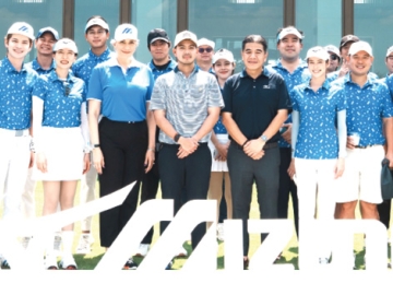 ขอบคุณลูกค้าคนพิเศษ : ดร.รีเบคก้า รัสเซลล์ ประธานเจ้าหน้าที่บริหารสายงาน
สื่อสารองค์กร บมจ.ไอ.ซี.ซี. อินเตอร์เนชั่นแนล ตัวแทนแบรนด์ มิซูโน กอล์ฟ
ไทยแลนด์ จัดงาน “Iceberg Experience Day” งานกีฬากอล์ฟสุดเอ็กซ์คลูซีฟ
เพื่อกระชับความสัมพันธ์อันดีกับพาร์ทเนอร์ ที่ สนามกอล์ฟสโตนฮิลล์ จังหวัดปทุมธานี