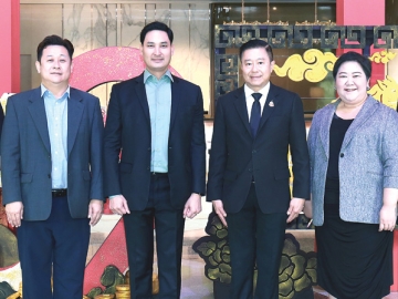 ประชุมเชิงปฏิบัติการ : อนัคพล อิงคะกุล รองประธานกรรมการบริหารมิราเคิล กรุ๊ป ต้อนรับ นพ.ไตรยฤทธิ์
เตมหิวงศ์ อธิบดีกรมคุ้มครองสิทธิและเสรีภาพ ในงานประชุมเพื่อจัดทำรายงานประเทศตามพันธกรณี
ภายใต้อนุสัญญาระหว่างประเทศว่าด้วยการคุ้มครองบุคคลทุกคนจากการบังคับให้สาบสูญ (พื้นที่กรุงเทพฯ) โดยมี
นรีลักษณ์ แพไชยภูมิ ผอ.กองสิทธิมนุษยชนระหว่างประเทศ ร่วมงาน ที่ โรงแรมมิราเคิล แกรนด์ คอนเวนชั่น