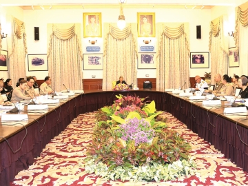 สมเด็จพระกนิษฐาธิราชเจ้า กรมสมเด็จพระเทพรัตนราชสุดาฯ สยามบรมราชกุมารี เสด็จพระราชดำเนินไปทรงเป็นประธาน
การประชุมคณะกรรมการสถานศึกษาขั้นพื้นฐาน โรงเรียนพระตำหนักสวนกุหลาบ ครั้งที่ 1/2569 ภาคเรียนที่ 2
ปีการศึกษา 2568 ซึ่งโรงเรียนได้จัดตั้งเมื่อปี 2525 เปิดสอนชั้นอนุบาลปีที่ 1 ถึง มัธยมศึกษาปีที่ 3 ปีการศึกษา 2568 มีนักเรียน 755 คน ณ อาคารสำนักพระราชวัง ในพระบรมมหาราชวัง เมื่อวันพุธที่ 18 กุมภาพันธ์ 2569 เวลา 14.06 น.