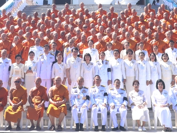 อุปสมบทถวายพระราชกุศล    พล.อ.อ.ชลิต พุกผาสุข องคมนตรี เป็นประธานในพิธีบรรพชาอุปสมบทหมู่ 150 รูป เพื่ออุทิศถวายพระราชกุศลแด่ สมเด็จพระนางเจ้าสิริกิติ์ พระบรมราชินีนาถ พระบรมราชชนนีพันปีหลวง องค์พระบรมราชินูปถัมภ์ จัดโดย มูลนิธิร่วมจิตต์น้อมเกล้าฯ เพื่อเยาวชน ในพระบรมราชินูปถัมภ์ โดยมี ม.ร.ว.ชิษณุสรร - ม.ร.ว.พร้อมฉัตร สวัสดิวัตน์, ชัยวัฒน์ ชื่นโกสุม, ผศ.ดร.พรทิพย์ พุกผาสุข, ดร.ประวิช รัตนเพียร, พล.ต.ท.อรรถกฤษณ์ ธารีฉัตร, มนต์สิทธิ์ ไพศาลธนวัฒน์ ผวจ.จันทบุรี, ดร.พรชัย มงคลวนิช และ กรรณภรณ์ วงศ์ปิยะกุล ร่วมพิธี ณ วัดเทพประทาน (อธิพร) อำเภอสอยดาว จังหวัดจันทบุรี 