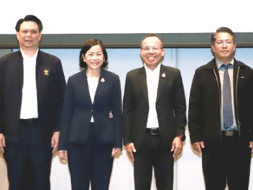 ทวิภาคี : ใบน้อย สุวรรณชาตรี เลขาธิการคณะกรรมการอ้อยและน้ำตาลทราย และ
พงษ์ศิริ วรรณศรี รองเลขาธิการสำนักงานมาตรฐานผลิตภัณฑ์อุตสาหกรรม
ร่วมกันเปิดกิจกรรมขับเคลื่อนการใช้ปัญญาประดิษฐ์ (AI) ตามห่วงโซ่คุณค่าอ้อย
น้ำตาลทรายและมาตรฐานอุตสาหกรรม ที่ โรงแรมอัศวิน แกรนด์ คอนเวนชั่น