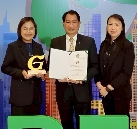 ดีเยี่ยม : สานนท์ วิไลวงษ์ ผจก.ทั่วไป โรงแรมเซ็นทารา วอเตอร์เกต รับรางวัล “โรงแรมที่เป็นมิตรกับสิ่งแวดล้อม ระดับทอง” สามารถบรรลุมาตรฐานสูงสุดด้านการอนุรักษ์สิ่งแวดล้อมและการเปลี่ยนแปลงสภาพภูมิอากาศและสิ่งแวดล้อม กระทรวงทรัพยากรธรรมชาติและสิ่งแวดล้อม