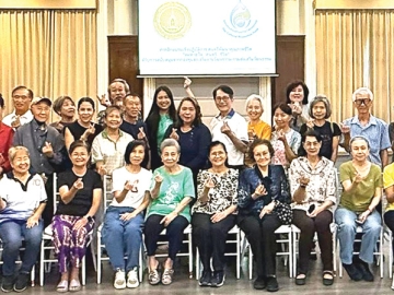 ดนตรีเพื่อพัฒนาคุณภาพชีวิต : ครูดุษฎี พนมยงค์ จัดโครงการฝึกอบรมเชิงปฏิบัติการ “ลมหายใจ...ดนตรี...ชีวิต” เพื่อฝึก
ทำจิตให้สงบด้วยการหายใจอย่างถูกต้องให้เกิดความสุขที่แท้จริง ฝึกเคลื่อนไหวร่างกายเพื่อผ่อนคลายกล้ามเนื้อทุกส่วน ฝึกเปล่งเสียงอย่างเป็นธรรมชาติ ฝึกฟังดนตรีเพื่อสุขภาพและเสริมสร้างจินตนาการ ให้ผู้สนใจโดยไม่มีค่าใช้จ่าย ได้รับการสนับสนุนจาก กรมส่งเสริมวัฒนธรรม กระทรวงวัฒนธรรม ที่สมาคมธรรมศาสตร์ ในพระบรมราชูปถัมภ์ ซอยงามดูพลี เขตสาทร กรุงเทพฯ