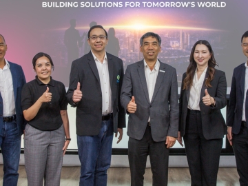 ปีที่ 24 : รศ.ดร.ปิยะชาติ ภิรมย์สวัสดิ์ รอง ผอ.Learning Solutions สถาบันบัณฑิตบริหารธุรกิจ ศศินทร์ และพันธมิตร อาทิ เอสซีจี เคมิคอลส์, ธนาคารกสิกรไทย,
บจก.บุญรอดบริวเวอรี่, 2C2P, มูลนิธิแม่ฟ้าหลวงฯ แถลงข่าวจัดการแข่งขันประกวดแผนธุรกิจ “Bangkok Business Challenge 2026 Powered by SCGC”