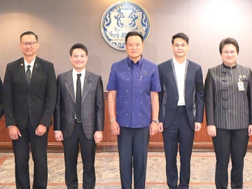 สร้างภูมิคุ้มกันดิจิทัลให้ยั่งยืน : นุสรา (อัสสกุล) บัญญัติปิยพจน์ ประธานเจ้าหน้าที่บริหาร บมจ.ไทยสมุทรประกันชีวิต รับรางวัล “Best
Performance Awards ประเภทหน่วยงานความพร้อมในการปฏิบัติตามมาตรฐานผู้ใช้บริการคลาวด์” จาก อนุทิน ชาญวีรกูล นายกรัฐมนตรี และ รมว.มหาดไทย ด้วยผลงานบริหารจัดการความมั่นคงปลอดภัยไซเบอร์ตามมาตรฐานสากล ในงาน “Prime Minister Awards :
Thailand Cybersecurity Excellence Awards 2025. จัดโดย สนง.คณะกรรมการการรักษาความมั่นคงปลอดภัยไซเบอร์แห่งชาติ ณ ทำเนียบรัฐบาล