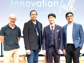 พลิกโฉม : จิรายุส ทรัพย์ศรีโสภา ปธ.จนท.บห.กลุ่มบริษัท บิทคับ แคปปิตอล กรุ๊ป โฮลดิ้งส์ และ Sahdev Phawa รอง ปธ.กก.Vision Lab เป็นวิทยากรในงานเสวนา หัวข้อ “อ่านอนาคต 5 ปีข้างหน้า ผ่านสายตาผู้นำด้านนวัตกรรม เมื่อเทคโนโลยีใหม่กำลังกำหนดเกมโลก” จัดโดย สถาบันบัณฑิตบริหารธุรกิจศศินทร์แห่งจุฬาฯ