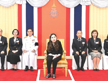 สมเด็จพระเจ้าน้องนางเธอ เจ้าฟ้าจุฬาภรณวลัยลักษณ์ อัครราชกุมารี กรมพระศรีสวางควัฒน วรขัตติยราชนารี เสด็จไปทรงเปิดงาน
“1 ทศวรรษ ในโอกาสครบ 11 ปี แห่งการก่อตั้งคณะแพทยศาสตร์ศรีสวางควัฒน” เพื่อพัฒนาด้านการแพทย์และการสาธารณสุขให้มีความก้าวหน้า
ทันสมัย ได้มาตรฐานสากล รวมถึงพัฒนาบุคลากรทางการแพทย์ให้มีความรู้ ความสามารถ และความเชี่ยวชาญเฉพาะทาง ให้ประชาชนเข้าถึง
บริการด้านการแพทย์และการสาธารณสุขอย่างทั่วถึงและเท่าเทียม ณ ราชวิทยาลัยจุฬาภรณ์ เมื่อวันจันทร์ที่ 18 พฤษภาคม 2569 เวลา 10.31 น.