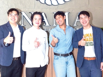 บุฟเฟต์พรีเมียม : ชนวีร์ หอมเตย และ ศุภณัฐ สัจจะรัตนกุล ผู้บริหาร บจก.เดอะ ฟู้ด
ซีเล็คชั่น แนะนำ “NAMA Japanese & Seafood Buffet” Fine Dining
รูปแบบใหม่ ร่วมกับ “ทะเลใจ” โดย เชฟเจมมี่เจมส์ และ “สาระตั้ม” โดย เชฟตั้ม
ในคอนเซ็ปต์ “Sea-to-Table” ที่ ชั้น 24 โรงแรมเซ็นทาราแกรนด์ฯ เซ็นทรัลเวิลด์