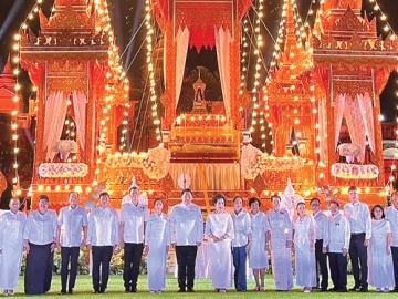 มรดกทางประวัติศาสตร์ : ชวนินทร์ วงศ์สถิตจิรกาล ผวจ.พระนครศรีอยุธยา เปิดงาน “วันอัฏฐมีบูชา”
ประจำปี 2569 วันสำคัญทางพระพุทธศาสนา วันที่ระลึกถึงการถวายพระเพลิงพระสรีระของพระสัมมาสัมพุทธเจ้า
ภายหลังการเสด็จดับขันธปรินิพพานได้ 8 วัน เพื่อส่งเสริมและสืบสานพระพุทธศาสนา เผยแพร่คุณค่า
ทางประวัติศาสตร์โดยมีการจำลองพิธีถวายพระเพลิงฯ ณ ปราสาทนครหลวง อ.นครหลวง จ.พระนครศรีอยุธยา