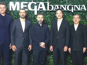 พลิกโฉมกรุงเทพฯ ฝั่งตะวันออก : ภูมิ จิราธิวัฒน์ Head of Hotels and Alternative investments บมจ.
เซ็นทรัลพัฒนา และ เอเดรียน มิเรีย กก.ผจก.อิคาโน เซ็นเตอร์ ร่วมกันขยายพื้นที่ศูนย์การค้าเมกาบางนาครั้งใหญ่
ด้วยงบลงทุน 6,000 ล้านบาท สร้าง “a nature-led and experience-led destination” สำหรับทุกคน
ในครอบครัว พร้อมขับเคลื่อนมิกซ์ยูสมาสเตอร์แพลนระยะยาว โดยมีมูลค่าโครงการรวม 70,000 ล้านบาท