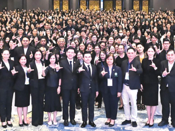 ขับเคลื่อนระบบสุขภาพของประเทศ : ดร.นพ.สราวุฒิ บุญสุข อธิบดีกรมวิทยาศาสตร์การแพทย์ มอบรางวัลชนะเลิศการนำเสนอผลงานวิชาการ
ด้านวิจัยและพัฒนา (R&D) และผลงานวิชาการด้านพัฒนางานประจำสู่งานวิจัย (R2R) เพื่อสร้างขวัญกำลังใจและส่งเสริมการพัฒนางานวิจัย
และนวัตกรรมด้านวิทยาศาสตร์การแพทย์อย่างต่อเนื่อง พร้อมปิดการประชุมวิชาการวิทยาศาสตร์การแพทย์ ครั้งที่ 34 ภายใต้หัวข้อ “From Lab
to Life : Sciences for Healthy Longevity จากห้องแล็บสู่ชีวิตจริง วิทยาศาสตร์เพื่อการมีสุขภาพยืนยาว” ที่ อิมแพ็ค ฟอรั่ม เมืองทองธานี

