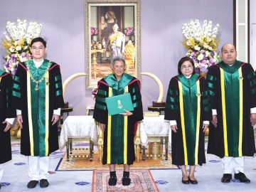 สมเด็จพระกนิษฐาธิราชเจ้า กรมสมเด็จพระเทพรัตนราชสุดาฯ สยามบรมราชกุมารี เสด็จออก ณ วังสระปทุม
กรุงเทพมหานคร พระราชทานพระราชวโรกาส ให้ นายแพทย์สุชิน วรวิชชวงษ์ ประธานราชวิทยาลัยพยาธิแพทย์แห่งประเทศไทย และคณะ เฝ้าทูลละอองพระบาท ทูลเกล้าทูลกระหม่อมถวายสมาชิกกิตติมศักดิ์แห่งราชวิทยาลัยพยาธิแห่งประเทศไทย เมื่อวันอังคารที่ 30 มิถุนายน 2569 เวลา 10.00 น.