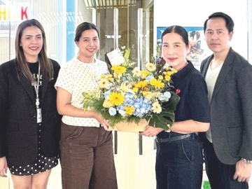 เริ่มตั้งแต่เด็ก : วราภรณ์ ตติปาณิเทพ กก.ผจก.บจก.เดอะไนน์ เซ็นเตอร์ ร่วมยินดี
กับ ภาวิดา ตั้งงามวิทยกุล ผจก.ROBOTHINK สถาบันสอน E-STEM วิทยาศาสตร์
เทคโนโลยี วิศวกรรม คณิตศาสตร์ วิทยาการหุ่นยนต์ และการเขียนโค้ดสำหรับเด็ก
ในโอกาสขยายสาขาใหม่ ที่ ศูนย์การค้าเดอะไนน์ เซ็นเตอร์ พระราม 9