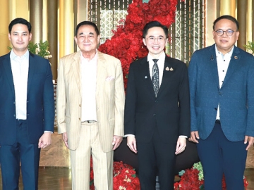 ปรับเพื่ออยู่ รู้เพื่อรอด : ดร.อัศวิน อิงคะกุล ประธานกรรมการบริหาร มิราเคิล กรุ๊ป ต้อนรับ ศ.ดร.ยศชนัน วงศ์สวัสดิ์ รองนายกรัฐมนตรี
และรมว.การอุดมศึกษา วิทยาศาสตร์ วิทยาศาสตร์ วิจัยและนวัตกรรม ในพิธีเปิดงาน “สิ่งแวดล้อมโลก สิ่งแวดล้อมไทย”
(TRIPLE PLANETARY CRISIS) จัดโดย ดร.วิจารย์ สิมาฉายา ผอ.สถาบันสิ่งแวดล้อมไทย โดยมี อนัคพล อิงคะกุล รองประธาน
กรรมการบริหาร และ ลักษมีกานต์ อิงคะกุล ประธานเจ้าหน้าที่บริหาร มิราเคิล กรุ๊ป ร่วมต้อนรับ ที่ โรงแรมอัศวิน แกรนด์ คอนเวนชั่น