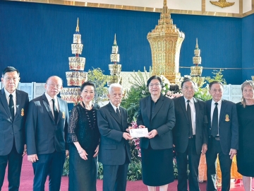 อาลัย...ในคุณความดี : พงศ์เทพ เทพกาญจนา นายกสมาคมธรรมศาสตร์ ในพระบรมราชูปถัมภ์, ผาณิต พูนศิริวงศ์ อุปนายกฯ, พิสิทธิ์ พัฒนะนุกิจ,
คณิต พีชวณิชย์, ดารณี วัธนเวคิน เลขาธิการ เป็นเจ้าภาพ พร้อมด้วย ศ.นรนิติ เศรษฐบุตร อดีตนายกสภามหาวิทยาลัยธรรมศาสตร์ ในพิธีสวดพระอภิธรรมศพ
ศ.กิตติคุณ อรุณ ชัยเสรี สามี ศ.คุณหญิงนงเยาว์ ชัยเสรี อดีตอธิการบดีหญิงคนแรกของมหาวิทยาลัยธรรมศาสตร์ ที่ศาลาสารัชถ์-นลินี รัตนาวะดี วัดพระศรีมหาธาตุฯ
บางเขน โดยมี รศ.ดร.สิริ ชัยเสรี, ดร.ปิยวัชร ชัยเสรี บุตร-ธิดาของผู้วายชนม์ ร่วมกันต้อนรับแขกที่มาร่วมแสดงความอาลัย ซึ่งเจ้าภาพผู้จัดงานของดรับพวงหรีด
แต่ได้เตรียมโต๊ะรับบริจาคของโรงพยาบาลธรรมศาสตร์เฉลิมพระเกียรติ ที่เริ่มสร้างในสมัย ศ.คุณหญิงนงเยาว์ ชัยเสรี เป็นอธิการบดี เพื่อให้รับเงินบริจาคแทนพวงหรีด มอบให้กับ รพ.ธรรมศาสตร์ฯ โดยวิธี e-donation และพิธีสวดพระอภิธรรม จัดถึงวันศุกร์ที่ 10 กรกฎาคม 2569 แล้วบรรจุ