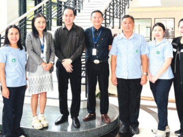 โรงแรมที่เป็นมิตรต่อสุขภาพและสิ่งแวดล้อม : กิตติเดช คุ้มม่วง ผู้จัดการ โรงแรมแคนทารี บ้านฉาง รับมอบประกาศนียบัตร Green Health Hotel Standard
โดยมี ณัฏฐวิทย์ พันธุรักษ์ รองปลัดเทศบาลเมืองบ้านฉาง จังหวัดระยอง และ
ผู้แทนหน่วยงานด้านสาธารณสุข ร่วมยินดี ที่โรงแรมแคนทารี บ้านฉาง จังหวัดระยอง