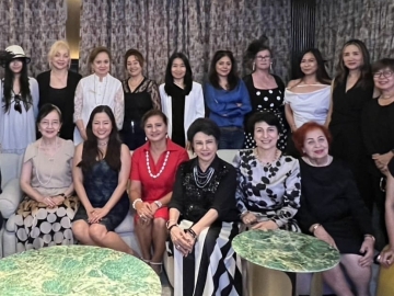 เตรียมฉลอง 62 ปี : พนิดา นิชโรจน์ นายกสมาคมสตรีนานาชาติแห่งประเทศไทย จัดการประชุมธุรกิจประจำปี ครั้งที่ 2 เพื่อสรุปผลงานครึ่งปีแรกและแผนกิจกรรมสำคัญในช่วงครึ่งปีหลังโดยเตรียมจัดงานฉลองในวาระครบรอบ 62 ปี ของการก่อตั้ง
สมาคมฯ ในเดือนพฤศจิกายน ที่ โรงแรมแบงค็อก แมริออท มาร์คีส์ ควีนส์ปาร์ค