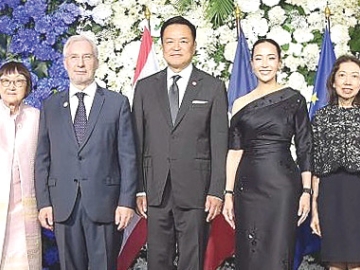 ฉลอง 340 ปี สยาม-ฝรั่งเศส : ฌ็อง-โกลด ปวงเบิฟ เอกอัครราชทูตสาธารณรัฐฝรั่งเศสประจำราชอาณาจักรไทย เปิดงาน 340 ปี ความสัมพันธ์ฝรั่งเศส-ไทย
การติดต่อสัมพันธ์ครั้งแรกตั้งแต่สมัยสมเด็จพระนารายณ์มหาราชแห่งกรุงศรีอยุธยา และครบรอบ 170 ปี แห่งการสถาปนาความสัมพันธ์ทางการทูตอย่างเป็นทางการ สะท้อนมิตรภาพและความร่วมมืออันยาวนานของทั้งสองประเทศ โดยมี อนุทิน ชาญวีรกูล นายกรัฐมนตรี และ รมว.มหาดไทย, สีหศักดิ์ พวงเกตุแก้ว รองนายกรัฐมนตรี และ รมว.การต่างประเทศ และ ซาบีดา ไทยเศรษฐ์ รมว.วัฒนธรรม ร่วมงาน เมื่อวันอังคารที่ 14 กรกฎาคม 2569 ที่โรงแรมอีสติน แกรนด์ พญาไท