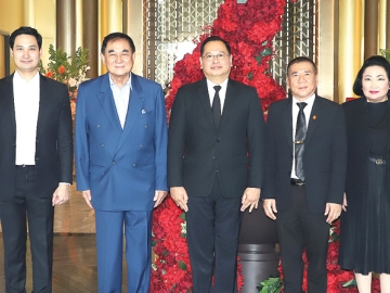 สัมมนาวิชาการประจำปี : ดร.อัศวิน อิงคะกุล ประธานกรรมการบริหาร มิราเคิล กรุ๊ป และ อนัคพล อิงคะกุล รองประธานกรรมการบริหาร ต้อนรับ ปกรณ์ นิลประพันธ์ รองนายกรัฐมนตรี ในพิธีเปิดการประชุม ภายใต้แนวคิด “กลไกการตรวจสอบหน้าที่ของรัฐ กุญแจสู่การสร้างธรรมาภิบาลอย่างยั่งยืน จัดโดย สำนักงานผู้ตรวจการแผ่นดิน โดยมี สุจินต์ ไชยชุมศักดิ์ ผู้ตรวจการแผ่นดิน พร้อมที่ปรึกษา วทัญญู ทิพยมณฑา, ม.ล.ปุณฑริก สมิติ และ ชูเกียรติ มาลินีรัตน์ ร่วมงาน ที่ โรงแรมอัศวิน แกรนด์ คอนเวนชั่น