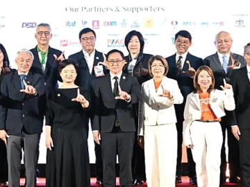 โอกาสการลงทุน : พูนพงษ์ นัยนาภากรณ์ อธิบดีกรมพัฒนาธุรกิจการค้า กระทรวงพาณิชย์ เปิดงาน “Franchise Expo Thailand & TESE 2026” จัดโดย ณรินณ์ทิพ
วิริยะบัณฑิตกุล ผู้บริหาร บจก.พีเอ็มจี คอร์ปอเรชั่น และหน่วยงานพันธมิตร
ทั้งภาครัฐและเอกชน ถึงวันอาทิตย์ที่ 9 สิงหาคม 2569 ที่อิมแพ็ค เมืองทองธานี