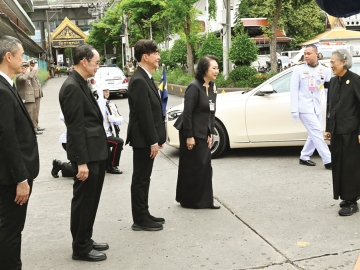 สมเด็จพระกนิษฐาธิราชเจ้า กรมสมเด็จพระเทพรัตนราชสุดาฯ สยามบรมราชกุมารี เสด็จพระราชดำเนินไปในการพระราชทาน
เพลิงศพ นางเพ็ญศรี เคียงศิริ ศิลปินแห่งชาติ สาขาวรรณศิลป์ พุทธศักราช 2560 เจ้าของนามปากกา “นราวดี” มีผลงานประพันธ์
ทั้งนวนิยาย เรื่องสั้น บทความ สารคดี บทกวี และงานแปล ทั้งภาษาไทยและภาษาอังกฤษ จำนวนหลายร้อยชิ้น โดยเฉพาะ
นวนิยายมีกว่า 40 เรื่อง ณ เมรุวัดธาตุทอง เขตวัฒนา กรุงเทพมหานคร เมื่อวันอาทิตย์ที่ 9 สิงหาคม 2569 เวลา 17.33 น.