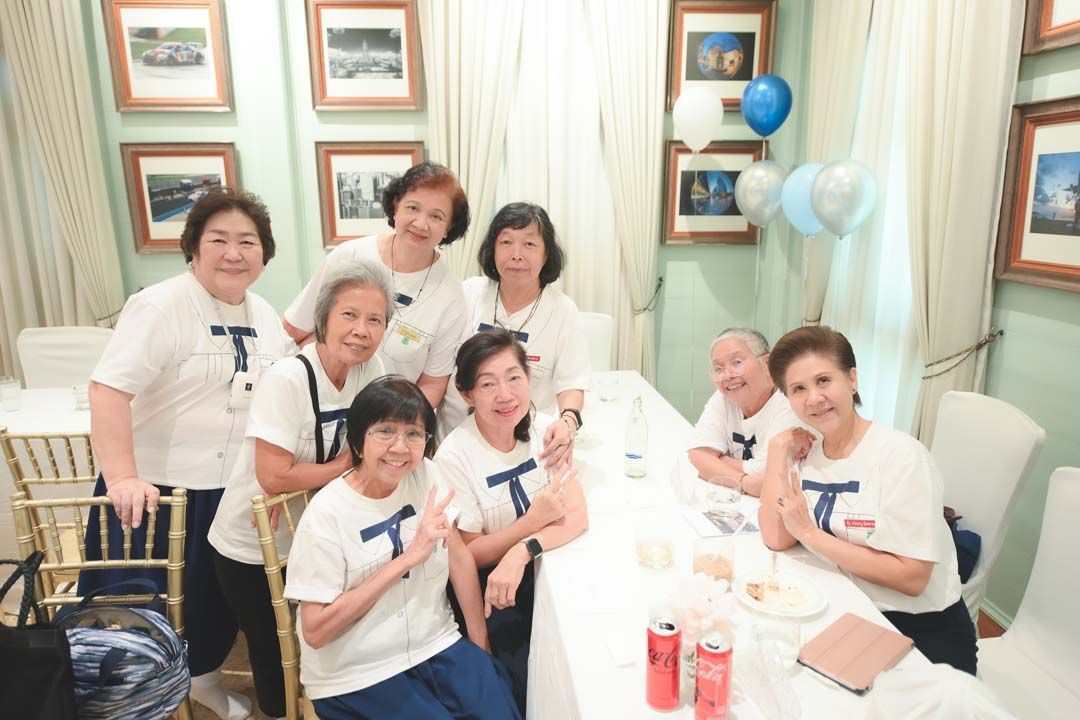 MD รุ่น 41 สร้างบรรยากาศให้ย้อนกลับไปสมัยเป็นเด็กนักเรียน ใส่กระโปรงและกางเกงสีกรมท่าหรือสีดำ พร้อมรองเท้านักเรียนจัดเต็มมาครบเซต เพื่อร่วมฉลองครบรอบ 72 ปี พร้อมกันที่จบลงด้วยความสุข “ไม่ว่าเวลาจะผ่านไปนานเท่าใด ไม่ว่าจะอยู่แห่งหนไหน และแม้จะจากไป เพื่อนก็ยังคงความเป็นเพื่อนกันเสมอ....ตลอดไป”