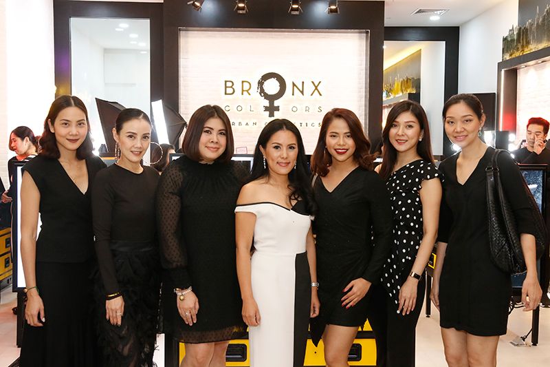 เพียงพร (ปัจฉิมสวัสดิ์) สุวรรณประทีป ต้อนรับเหล่าเซเลบฯที่มาร่วมงาน

