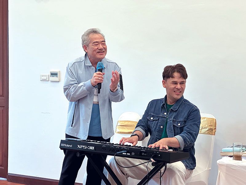 ดร.ประพิณ อภินรเศรษฐ์ เข้าคลาสกับ “ครูพิช” ว่าที่ ดอกเตอร์พัทธ์นิธาน